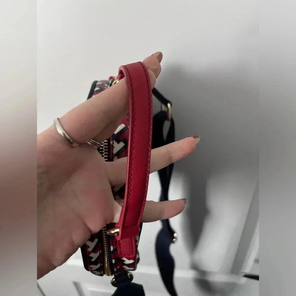 Tommy Hilfiger | Circular  Crossbody Bag - Picture 6 of 9